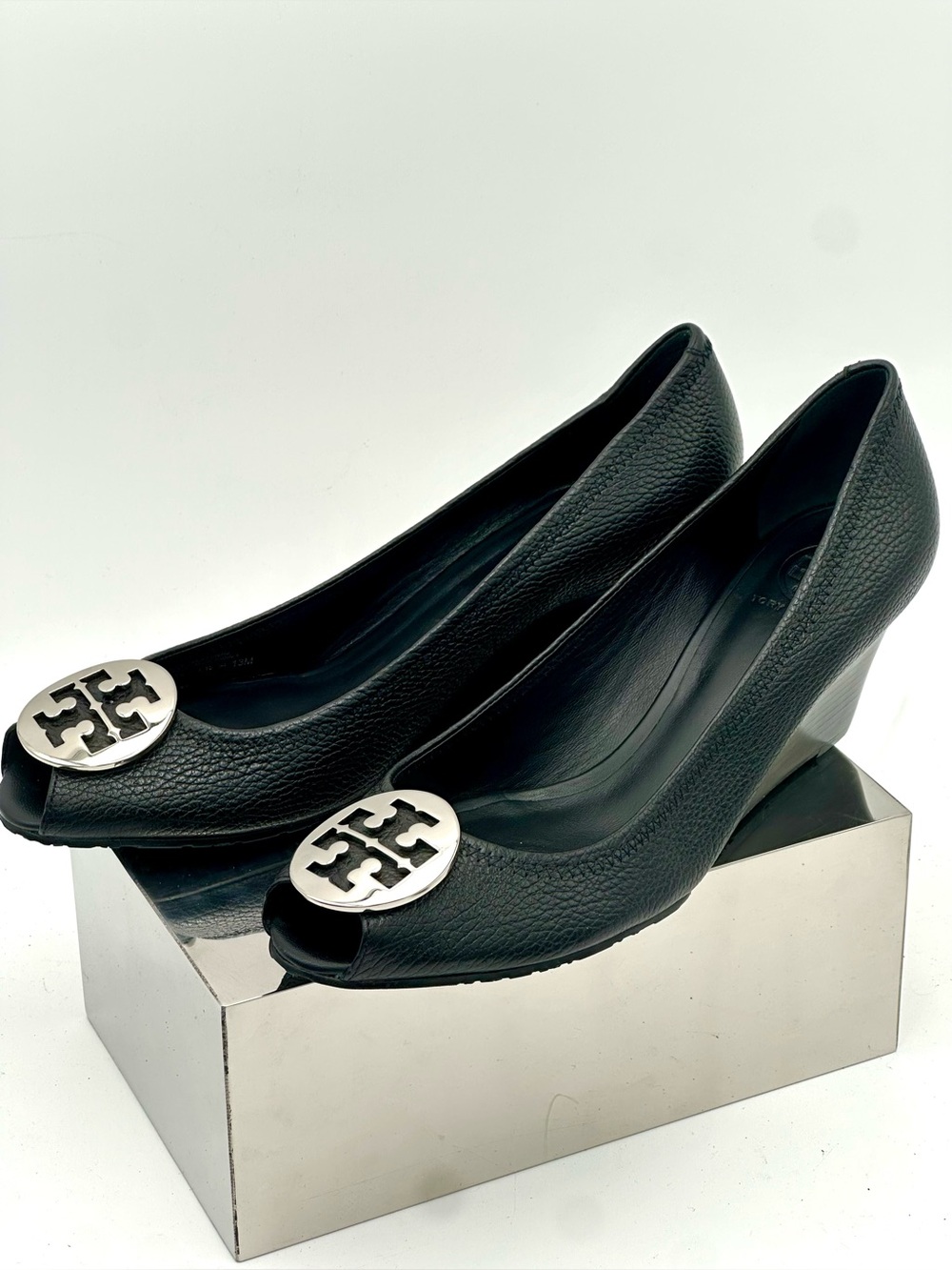 Authentic Tory Burch Black Pebbled Leather Wedge Heels SZ 13m rare
